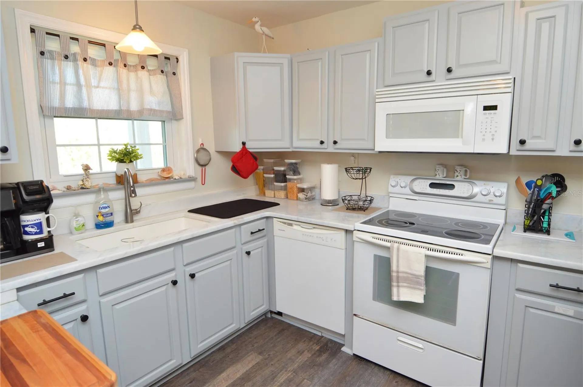 121 Seahorse Drive SE St Petersburg FL 33705