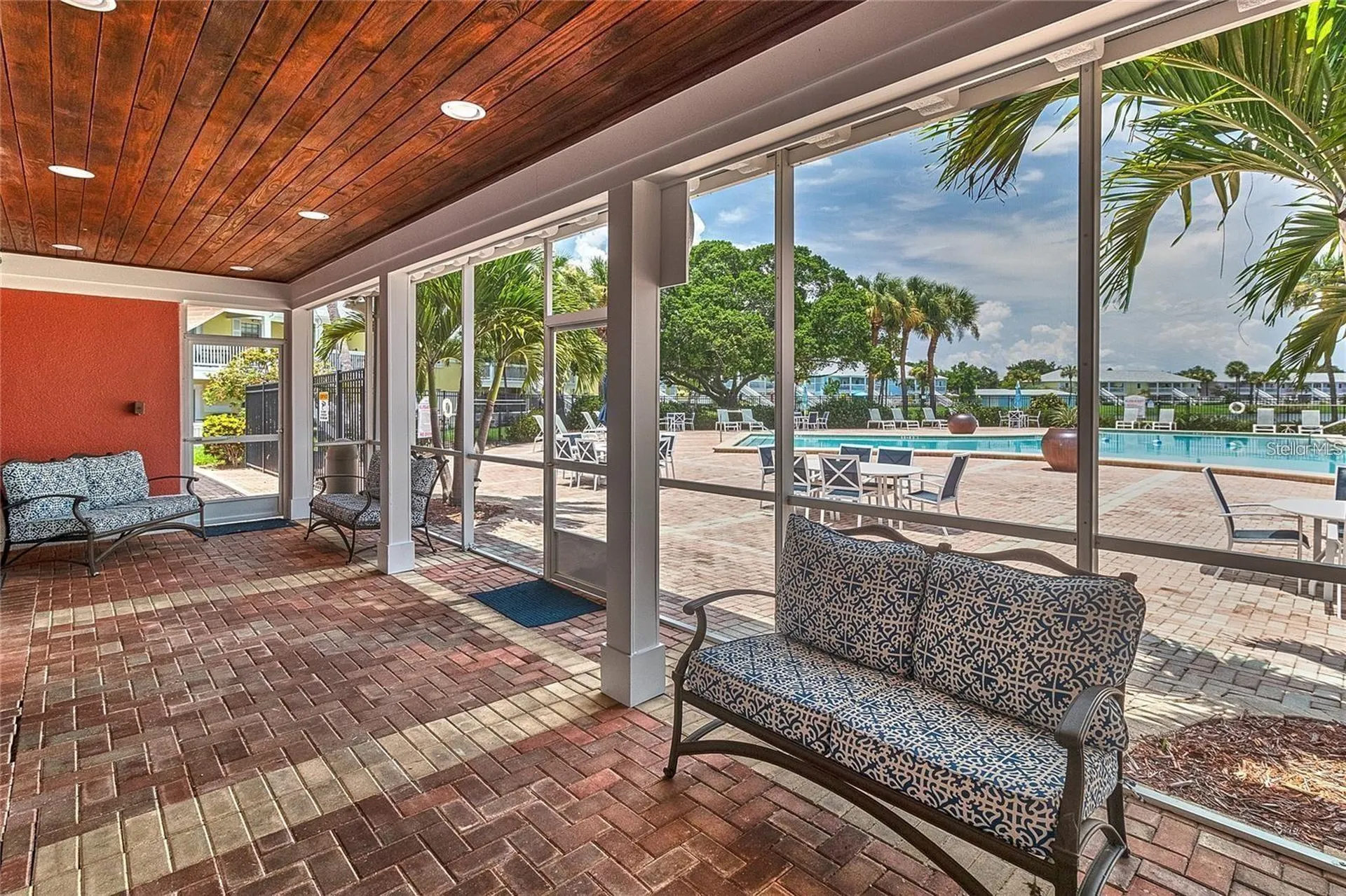121 Seahorse Drive SE St Petersburg FL 33705