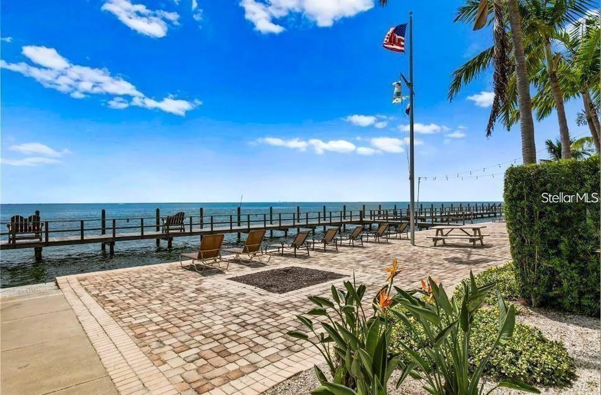 121 Seahorse Drive SE St Petersburg FL 33705