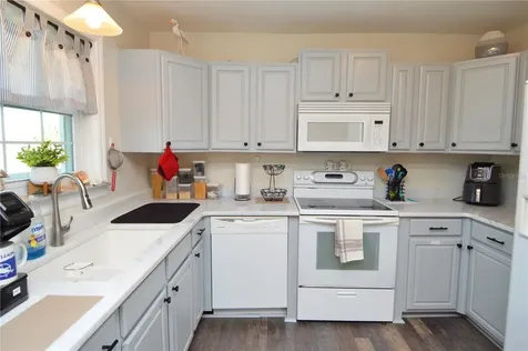 121 Seahorse Drive SE St Petersburg FL 33705