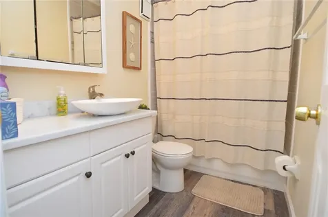 121 Seahorse Drive SE St Petersburg FL 33705