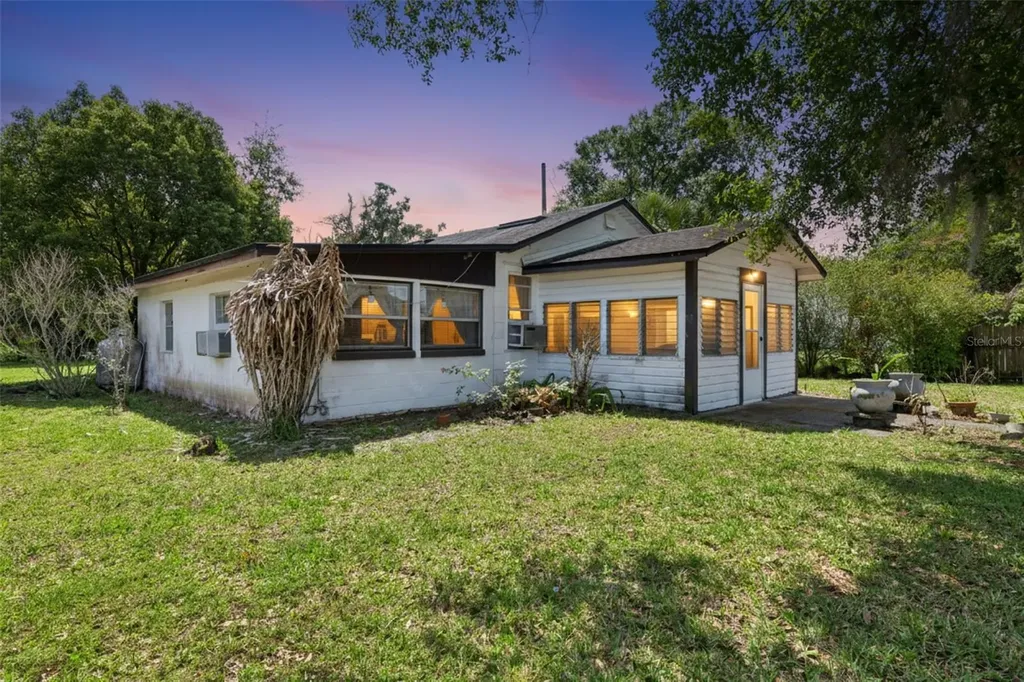 1203 Sasoon Avenue Orlando FL 32803