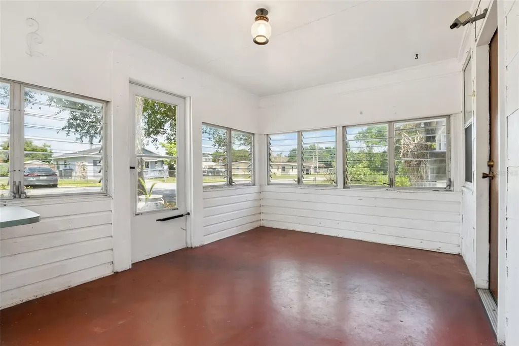 1203 Sasoon Avenue Orlando FL 32803