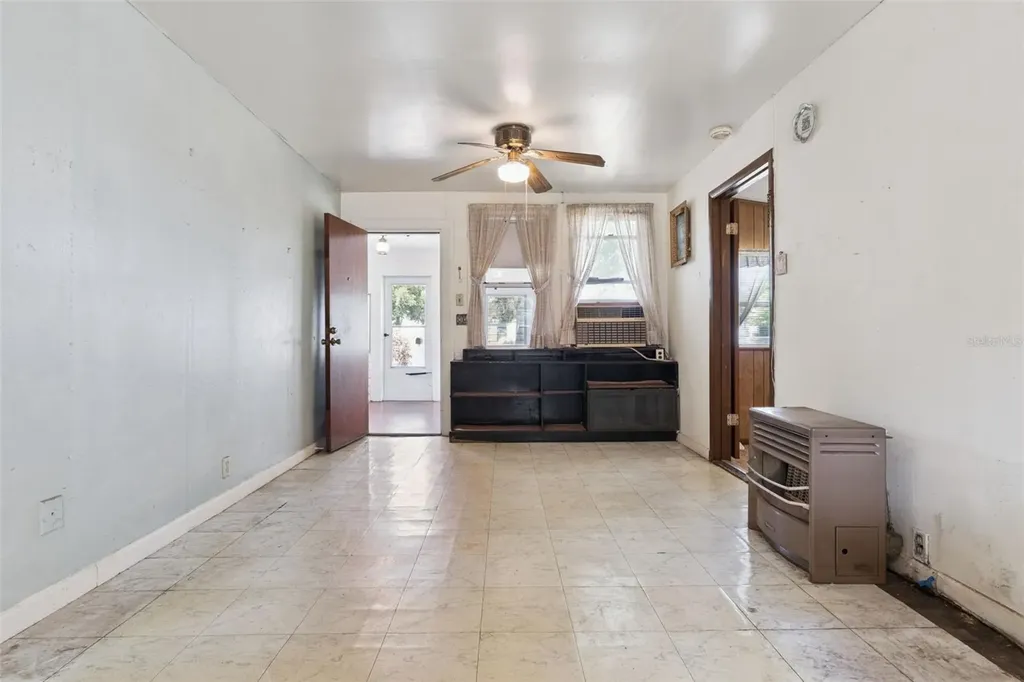 1203 Sasoon Avenue Orlando FL 32803