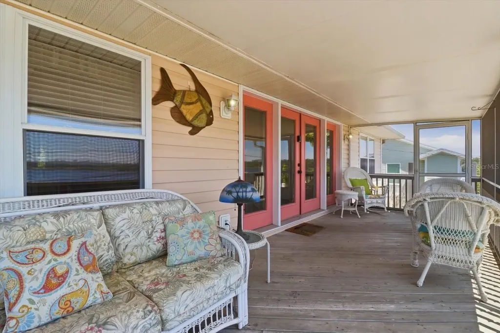2882 N Comanche Point Crystal River FL 34429