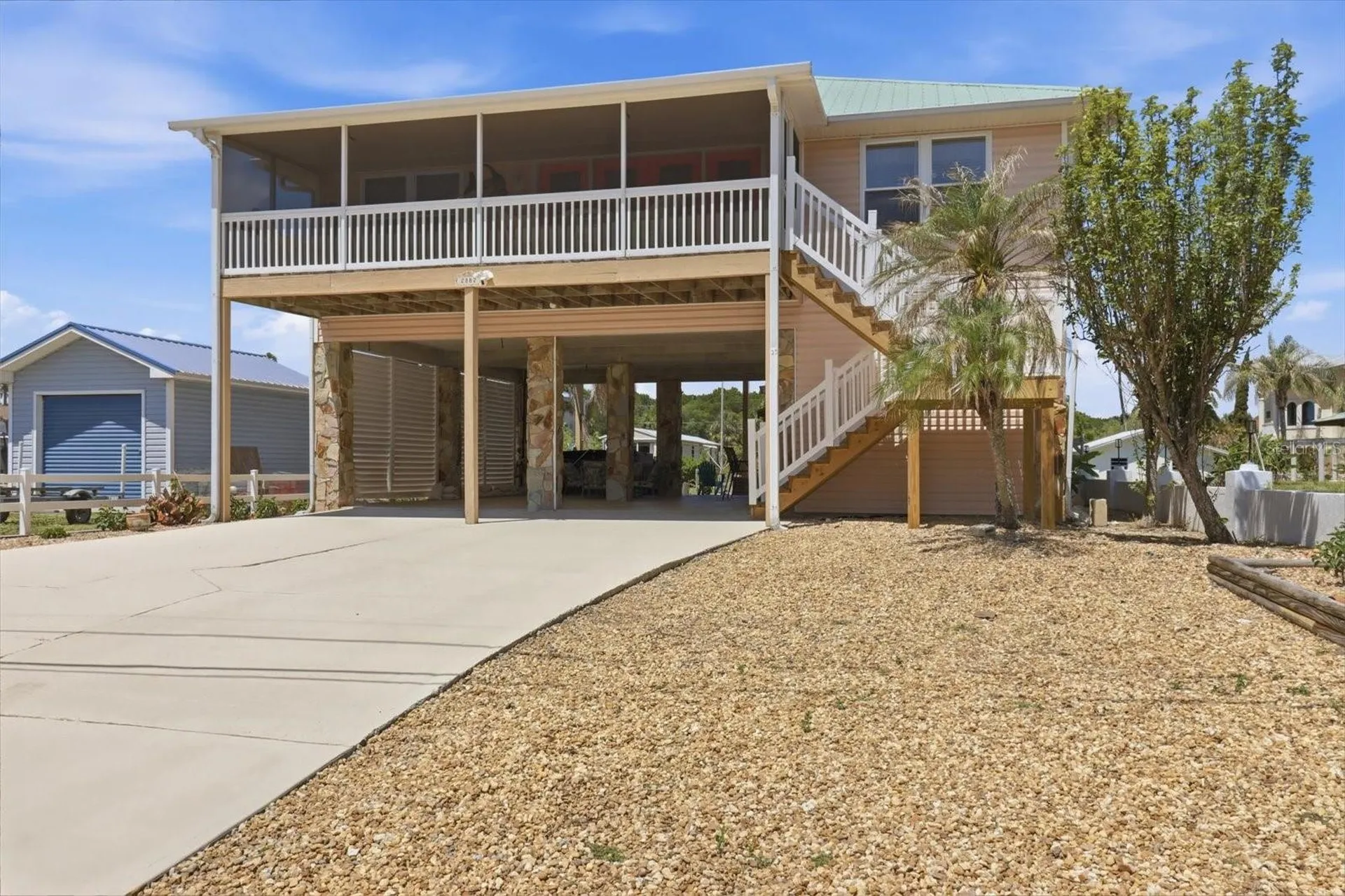 2882 N Comanche Point Crystal River FL 34429