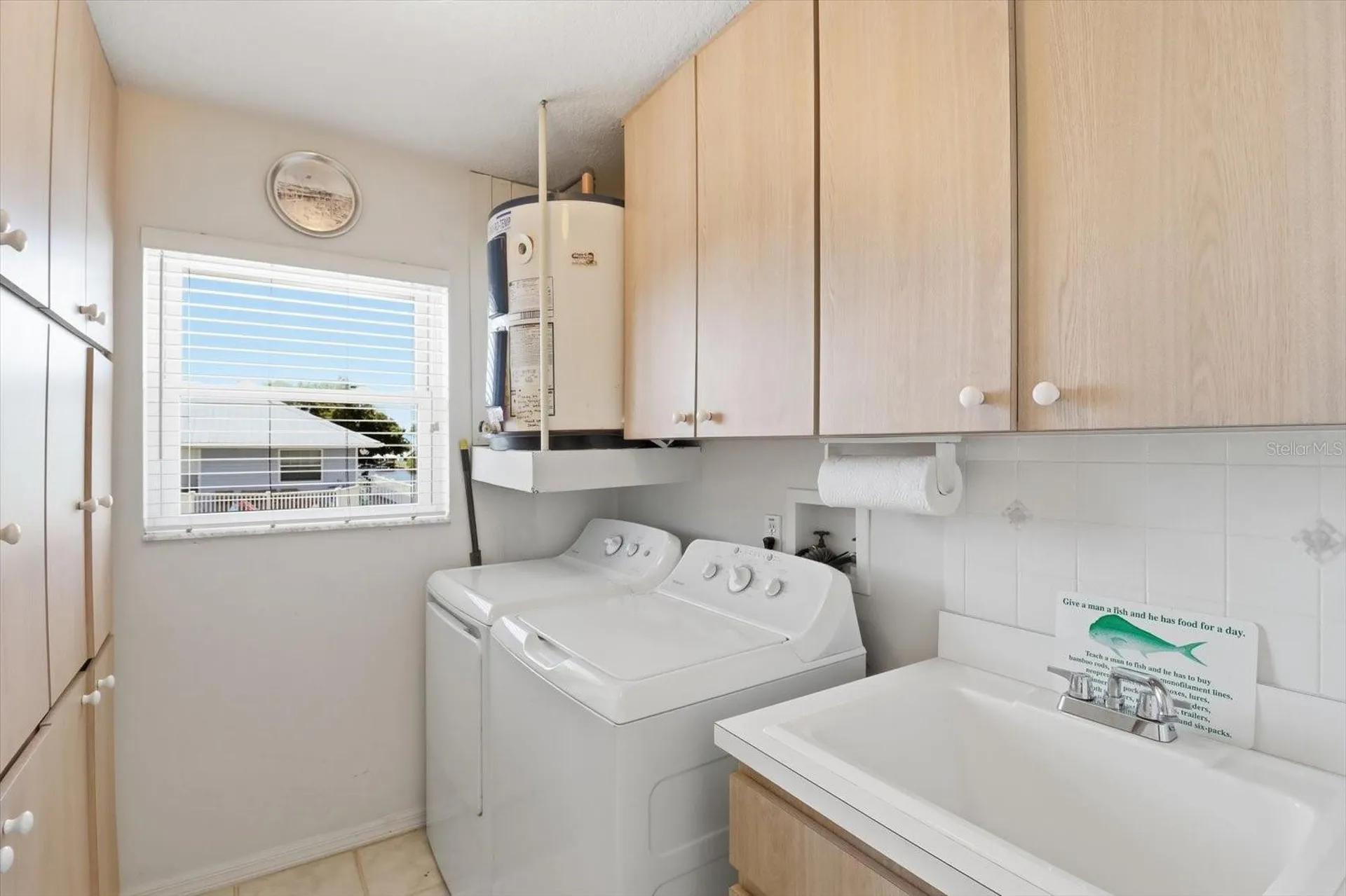 2882 N Comanche Point Crystal River FL 34429