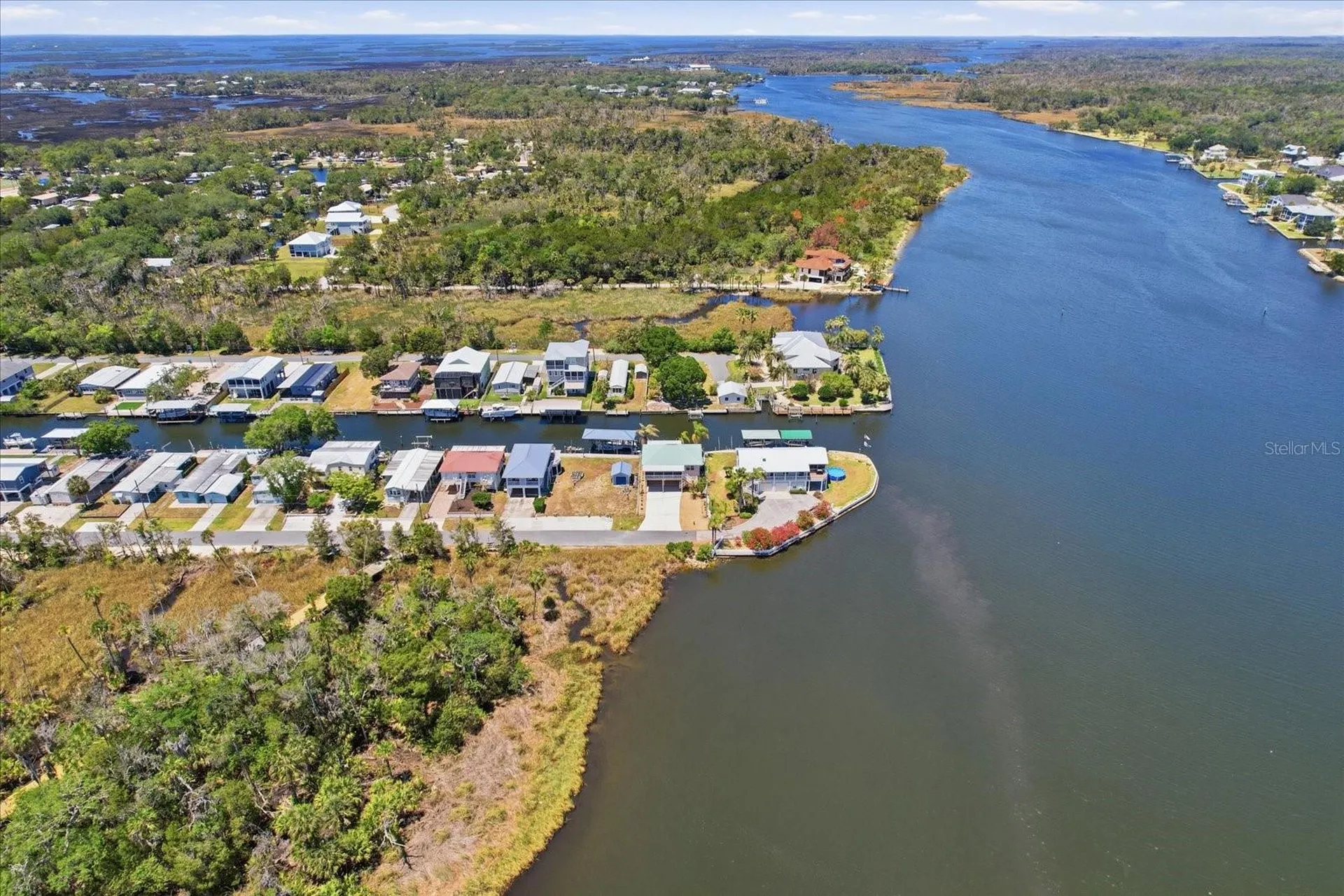 2882 N Comanche Point Crystal River FL 34429