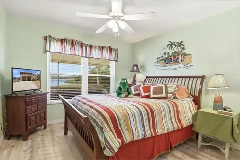 2882 N Comanche Point Crystal River FL 34429