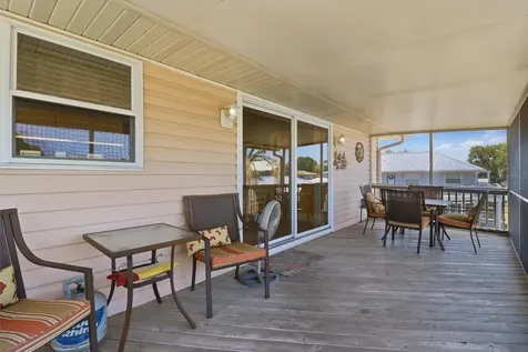 2882 N Comanche Point Crystal River FL 34429
