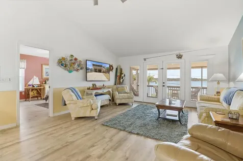 2882 N Comanche Point Crystal River FL 34429