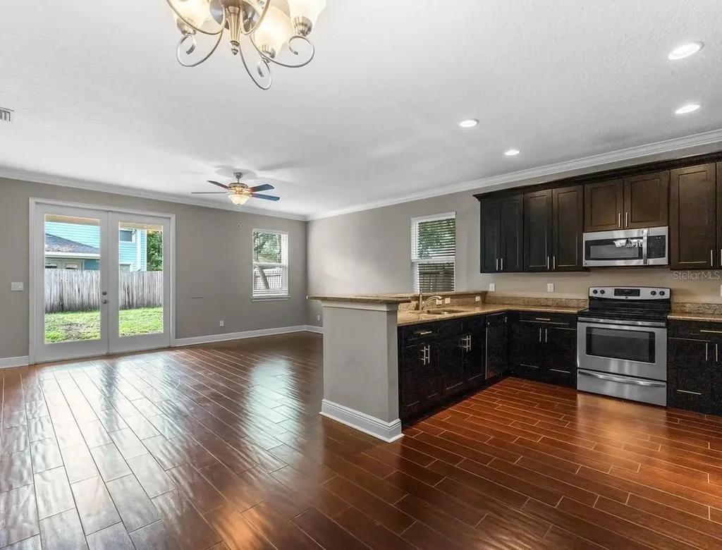 2544 Mayer Street Orlando FL 32806