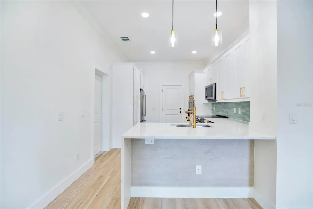 136 E Esther Street Orlando FL 32806