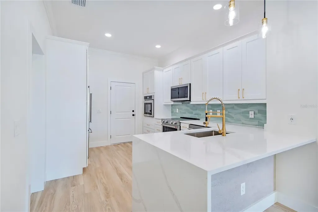 136 E Esther Street Orlando FL 32806