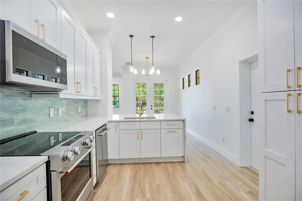 136 E Esther Street Orlando FL 32806