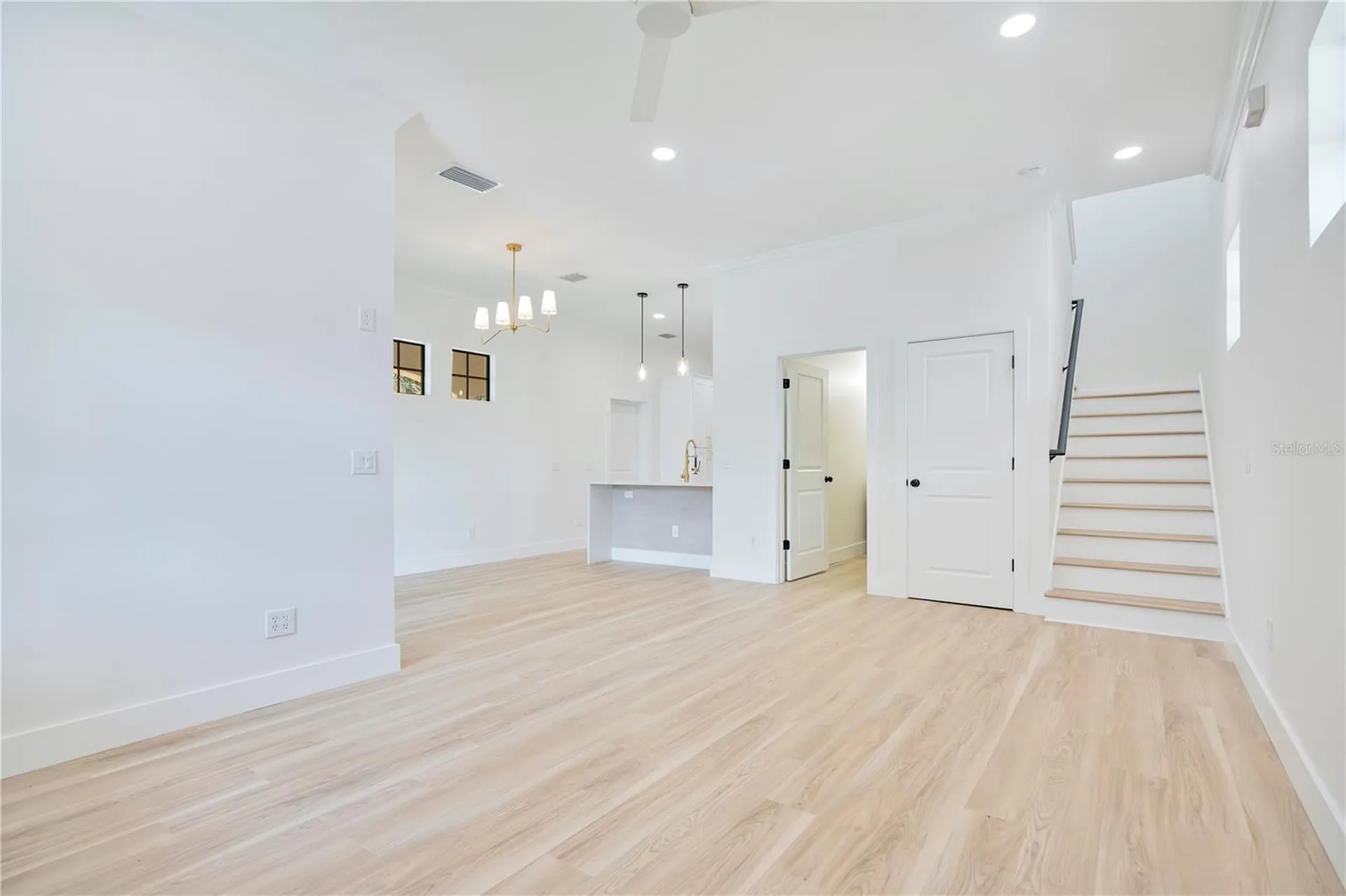 136 E Esther Street Orlando FL 32806