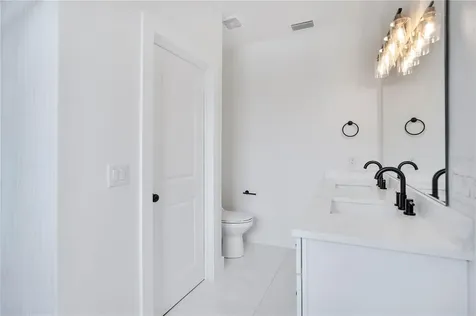 136 E Esther Street Orlando FL 32806