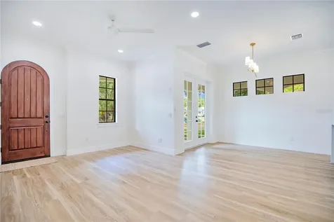 136 E Esther Street Orlando FL 32806