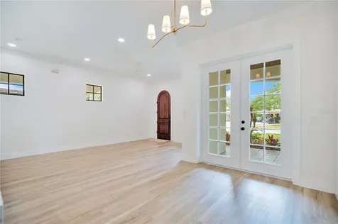 136 E Esther Street Orlando FL 32806