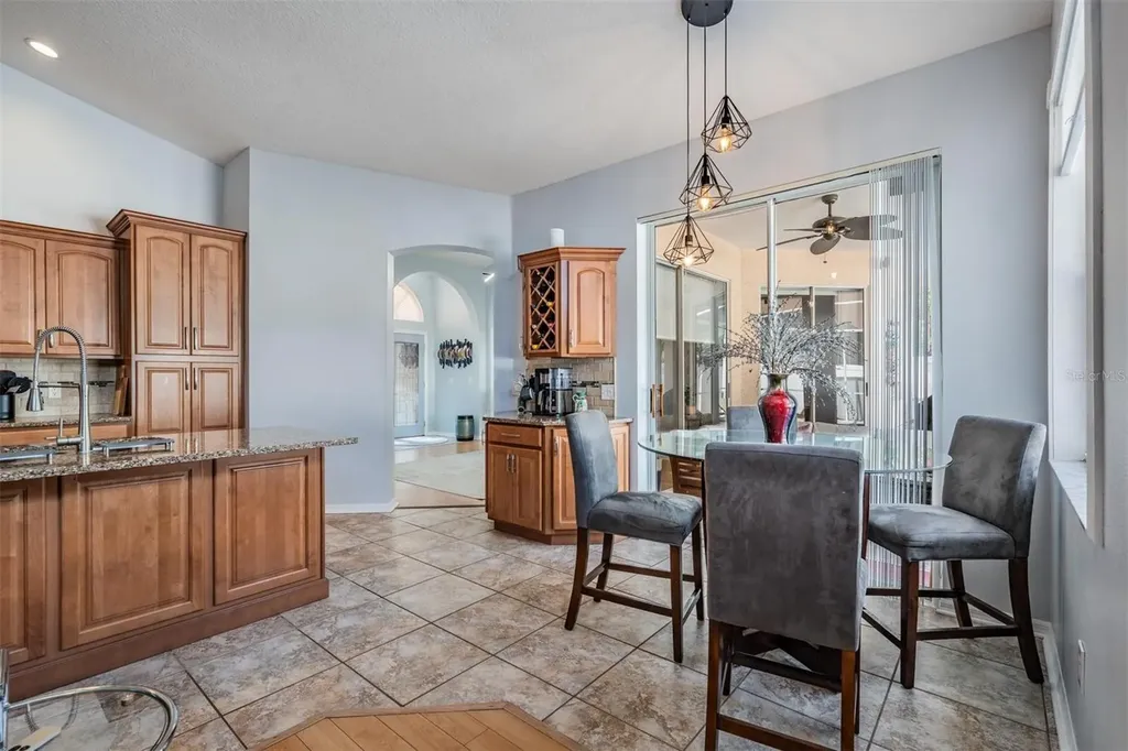 1821 Palm Ridge Place Valrico FL 33594