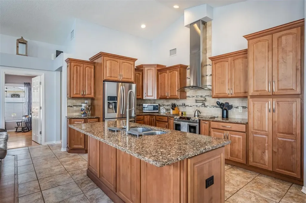 1821 Palm Ridge Place Valrico FL 33594