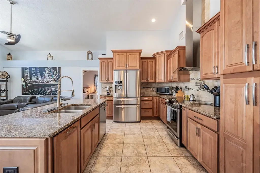 1821 Palm Ridge Place Valrico FL 33594