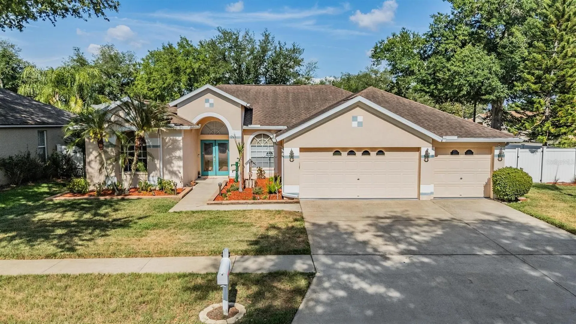 1821 Palm Ridge Place Valrico FL 33594
