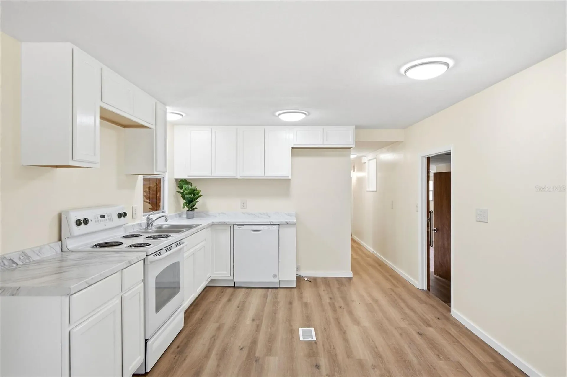 14742 Mandarin Street Tavares FL 32778