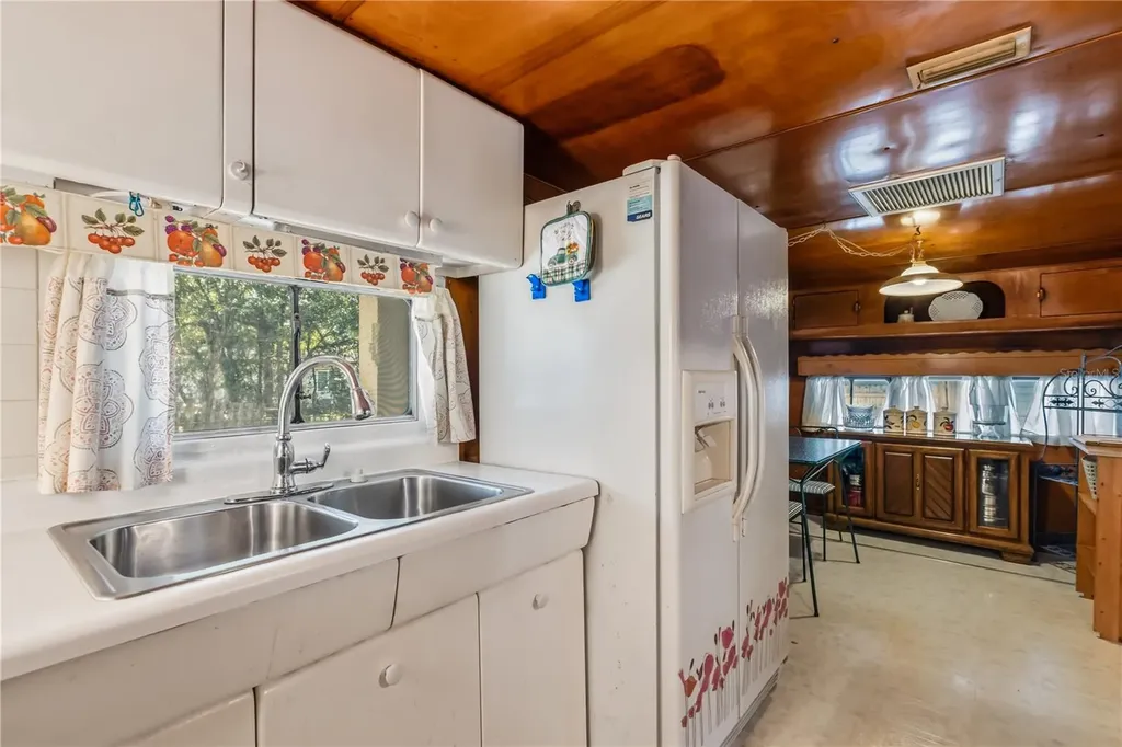1520 Park Drive Casselberry FL 32707