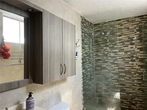 Sb 30 La Mansion Catano PR 00962