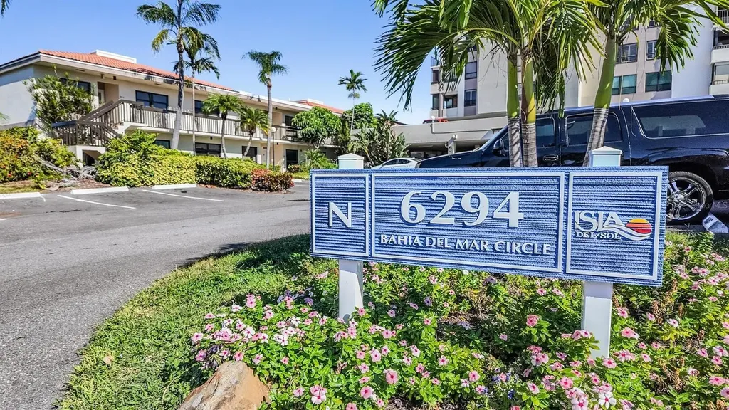 6294 Bahia Del Mar Circle St Petersburg FL 33715