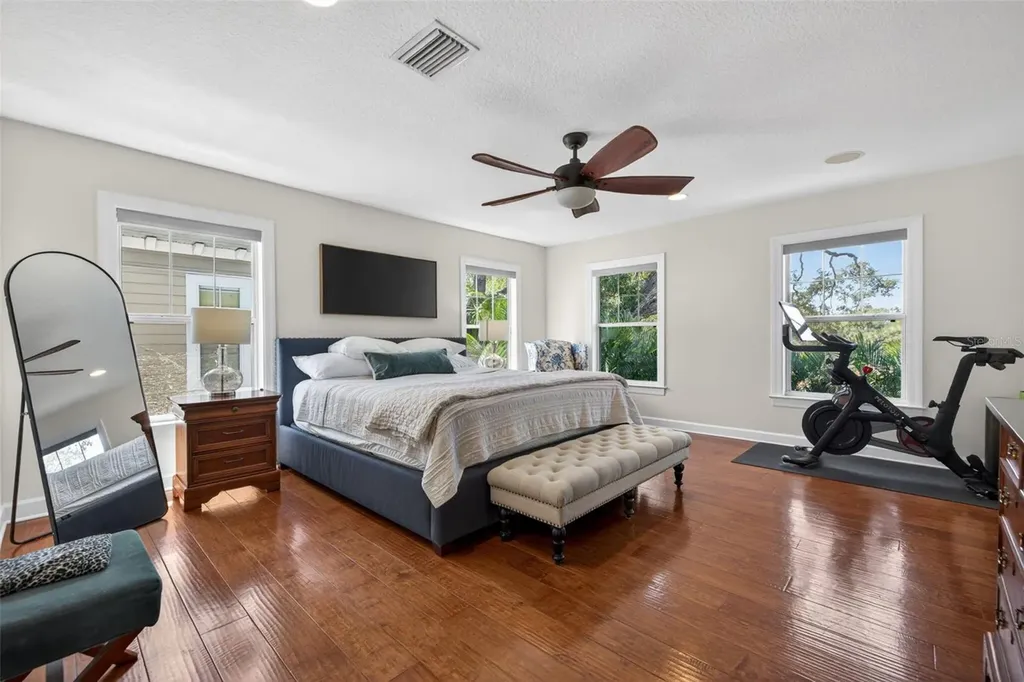 2812 W Paxton Avenue Tampa FL 33611