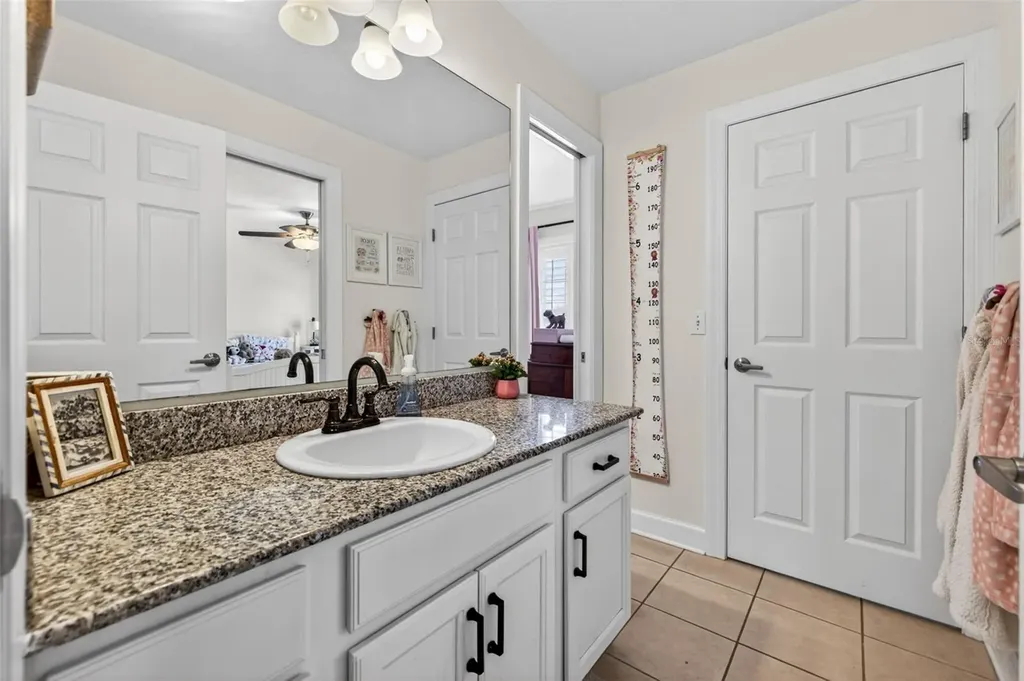 2812 W Paxton Avenue Tampa FL 33611