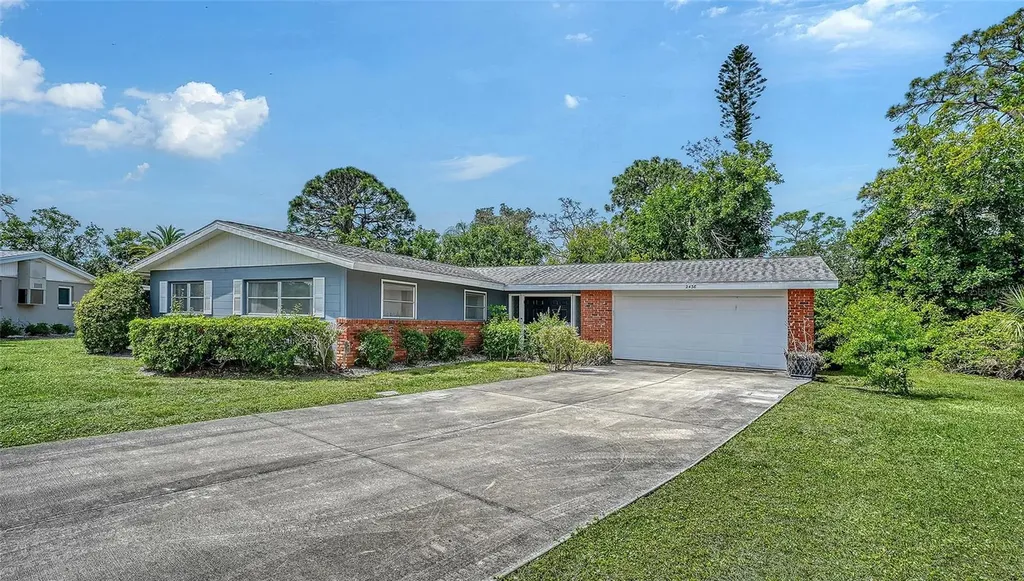 2436 Breakwater Circle Sarasota FL 34231