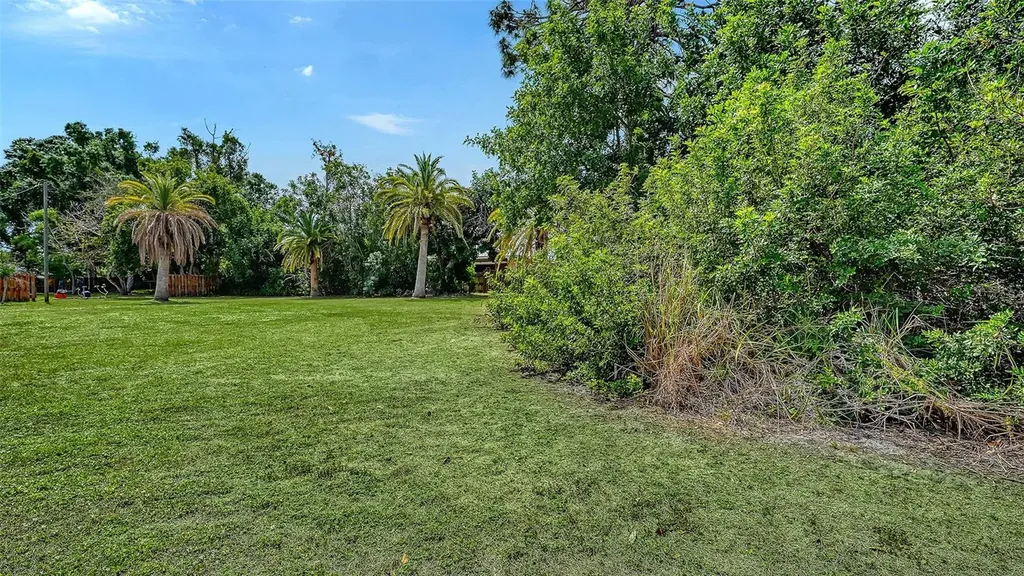 2436 Breakwater Circle Sarasota FL 34231