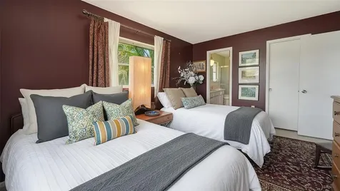 2436 Breakwater Circle Sarasota FL 34231