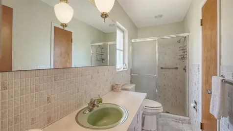 2436 Breakwater Circle Sarasota FL 34231