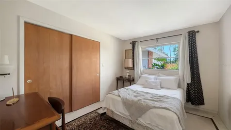 2436 Breakwater Circle Sarasota FL 34231