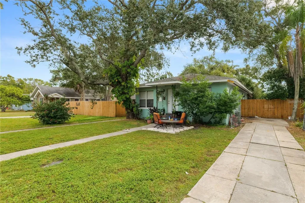 832 20th Avenue S St Petersburg FL 33705