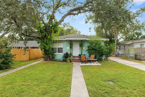 832 20TH Avenue S St Petersburg FL 33705