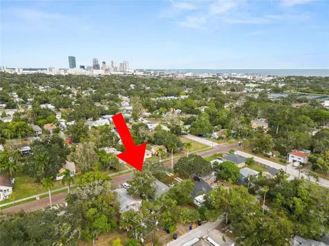 832 20TH Avenue S St Petersburg FL 33705