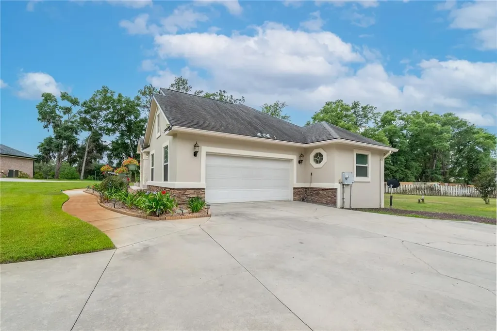 376 SW Fieldstone Court Lake City FL 32024