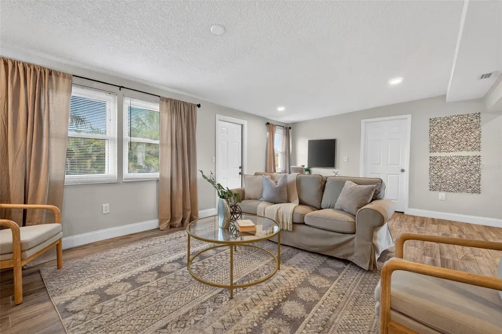 6740 31st Avenue N St Petersburg FL 33710