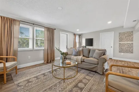 6740 31st Avenue N St Petersburg FL 33710