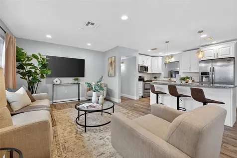 6740 31st Avenue N St Petersburg FL 33710