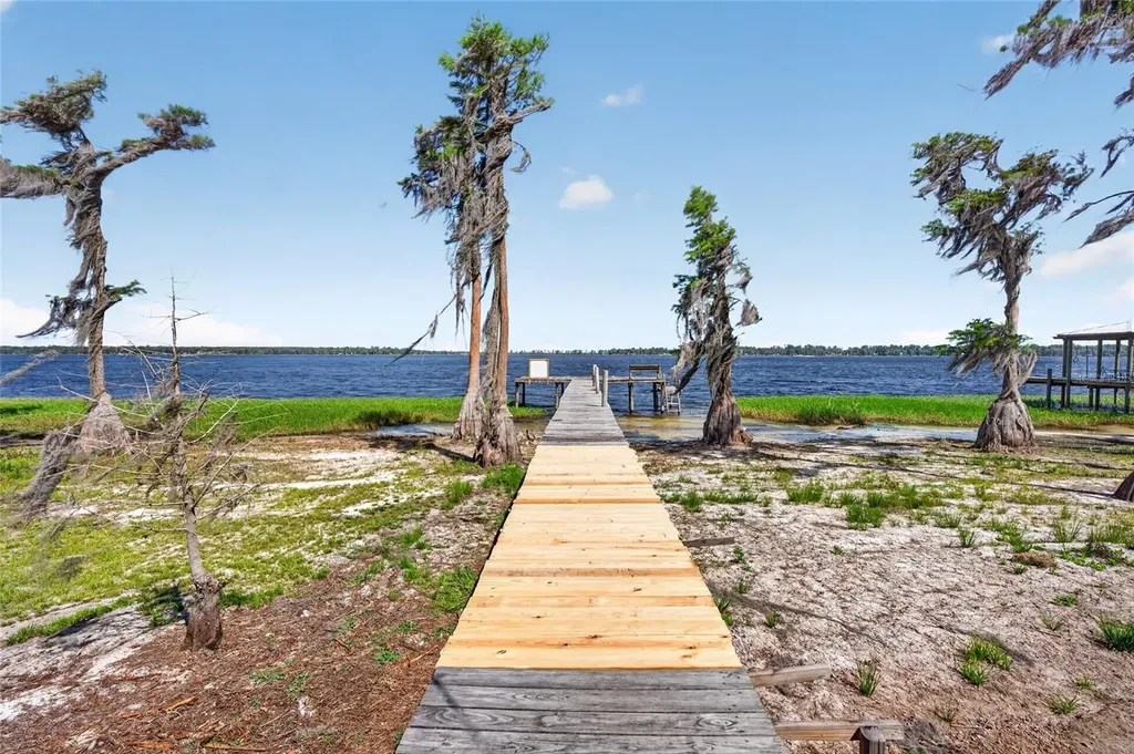 2473 SE 30th Street Melrose FL 32666