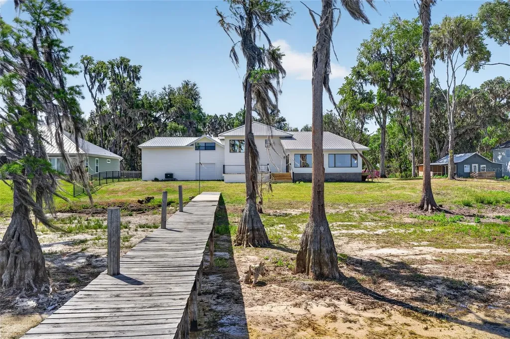 2473 SE 30th Street Melrose FL 32666