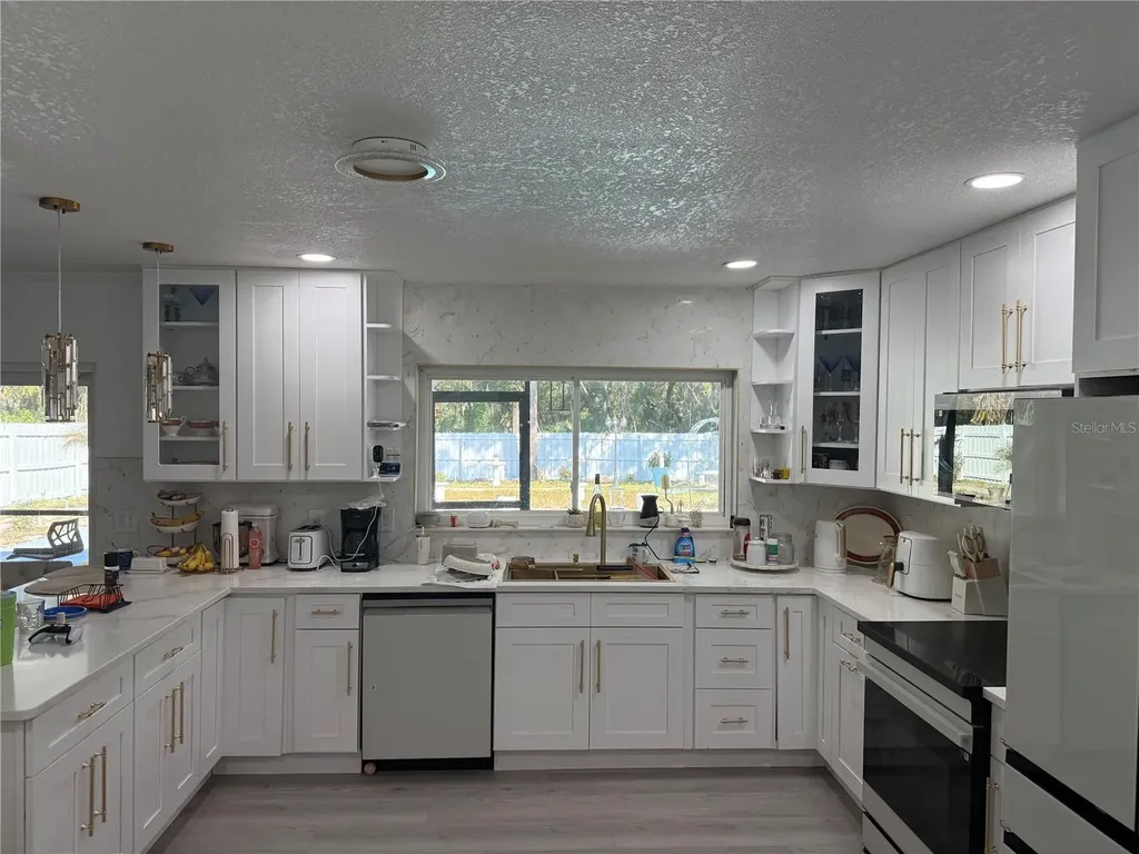 6006 Soaring Avenue Temple Terrace FL 33617