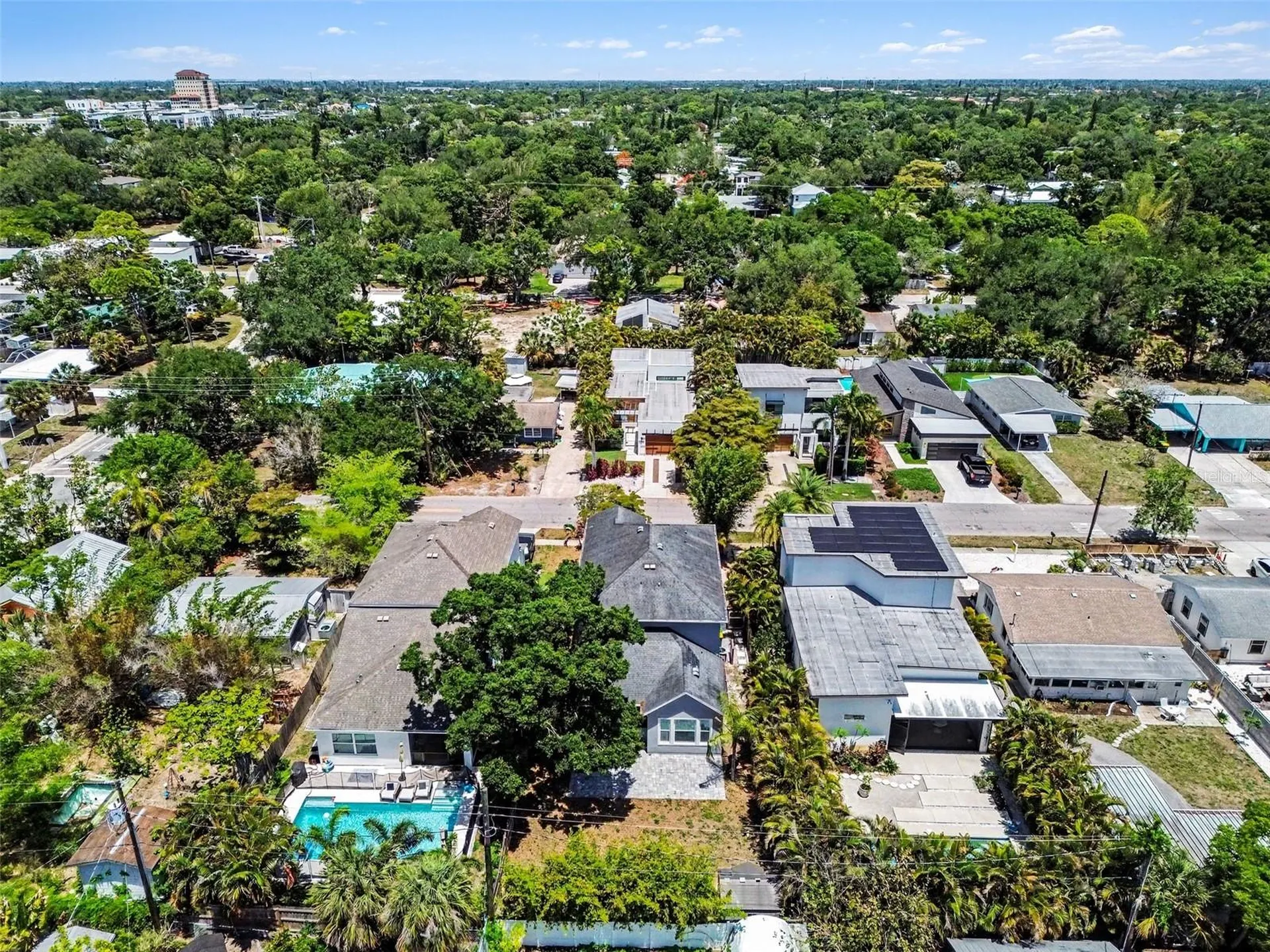 2424 Wood Street Sarasota FL 34237