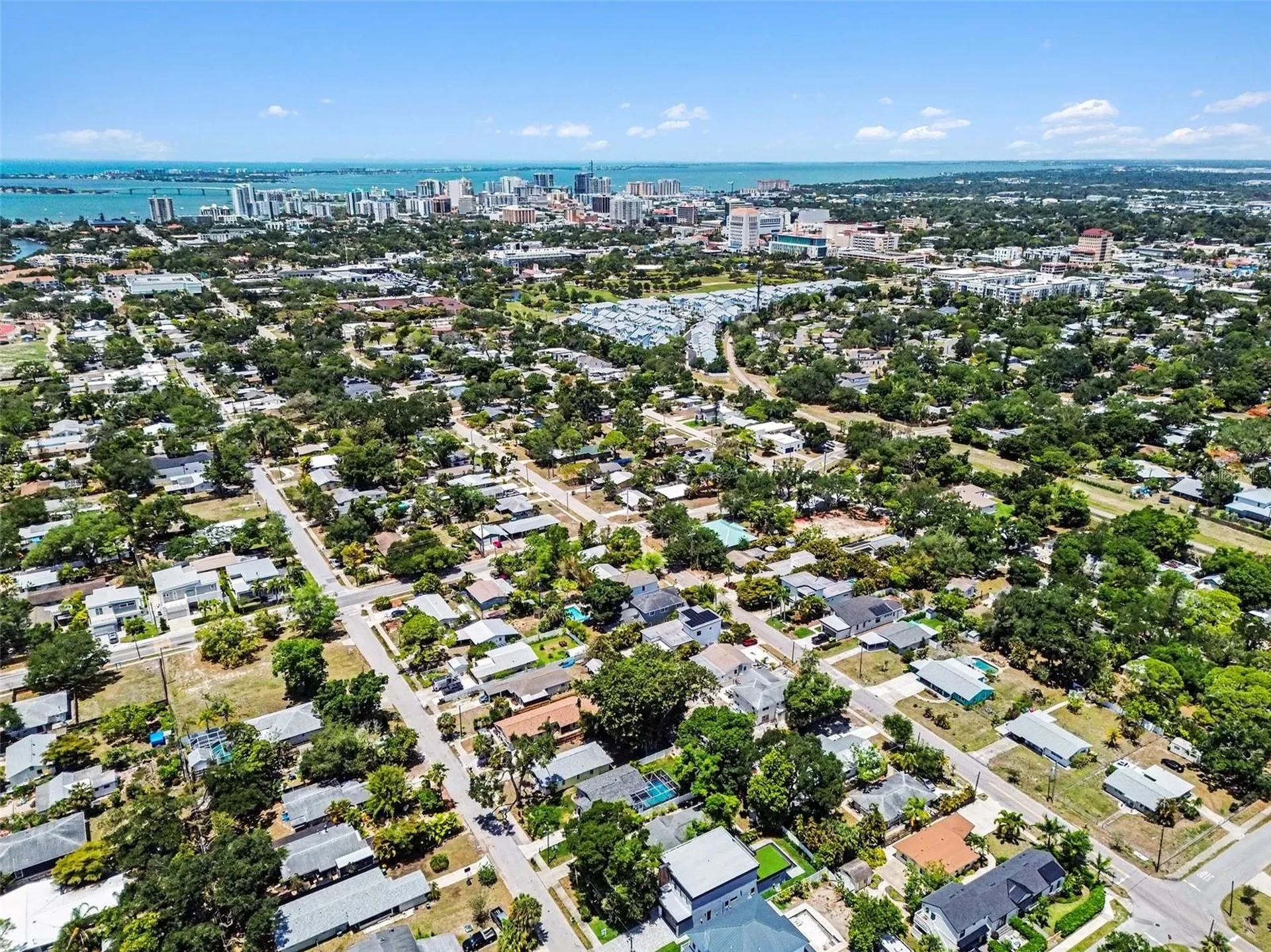 2424 Wood Street Sarasota FL 34237